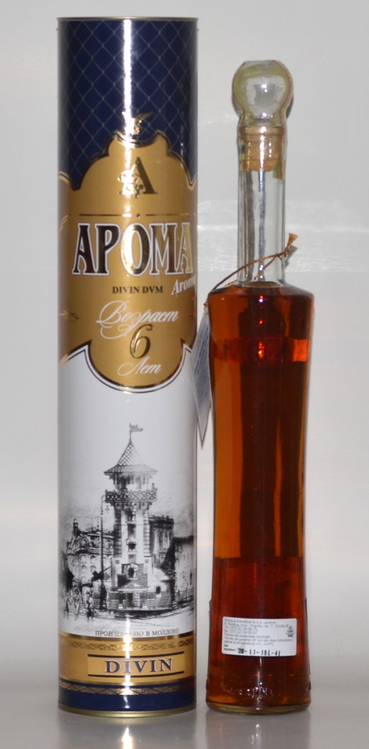 Коньяк "Арома" 6 лет. Raffaello 0,5