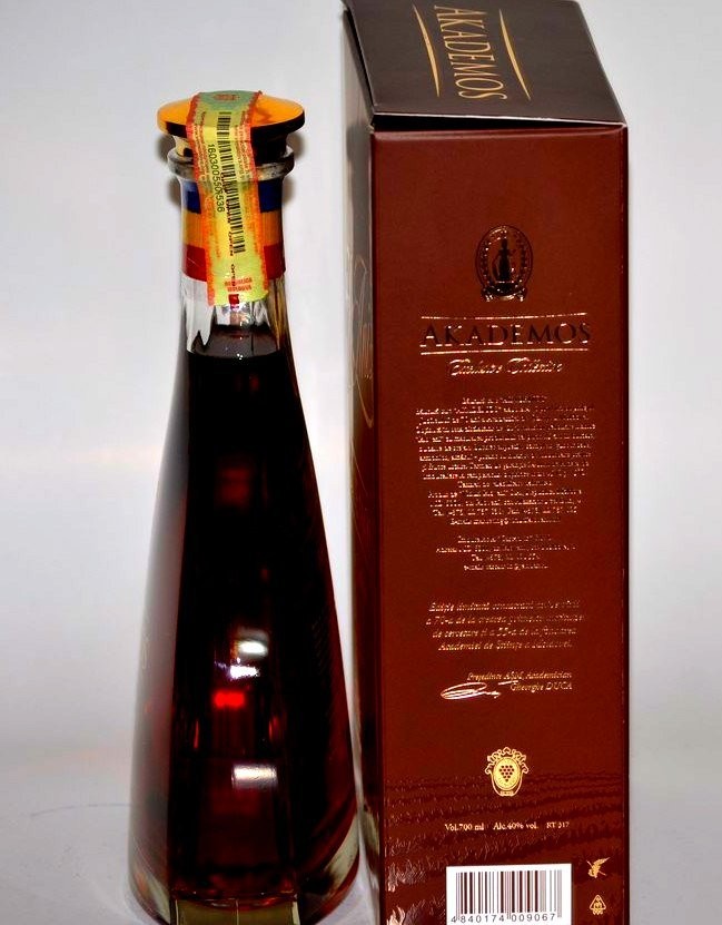 Коньяк "Академос" 25 лет, Яловень. 0,7 л.