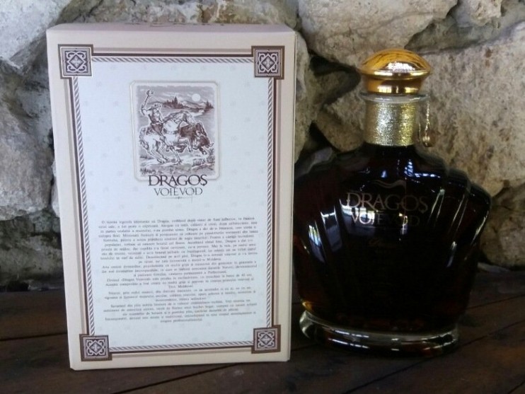 Коньяк "Драгош Воевод" 40 лет, Барза Албэ. 0,7 л.