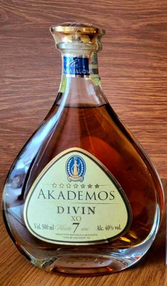 Коньяк «Akademos» XO 7 лет, Ialoveni. 0,5