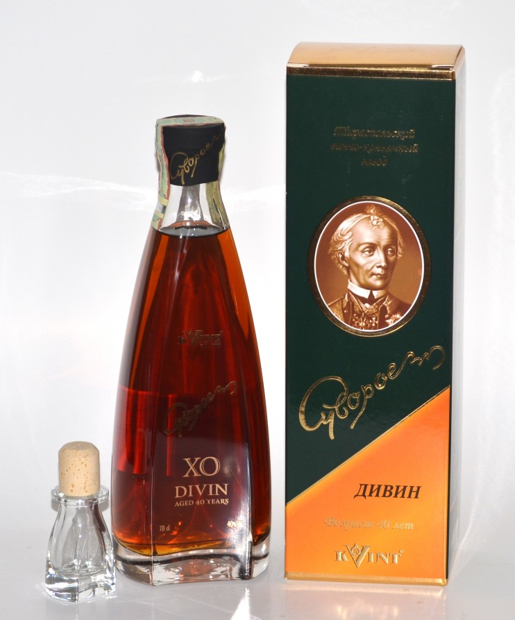 Коньяк Суворов 40 лет купить в Москве и Санкт-Петербурге
