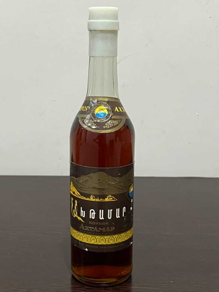 Армянский "Ахтамар 10 лет" 80-е года. 0,5 л. СССР. Московский з-д.
