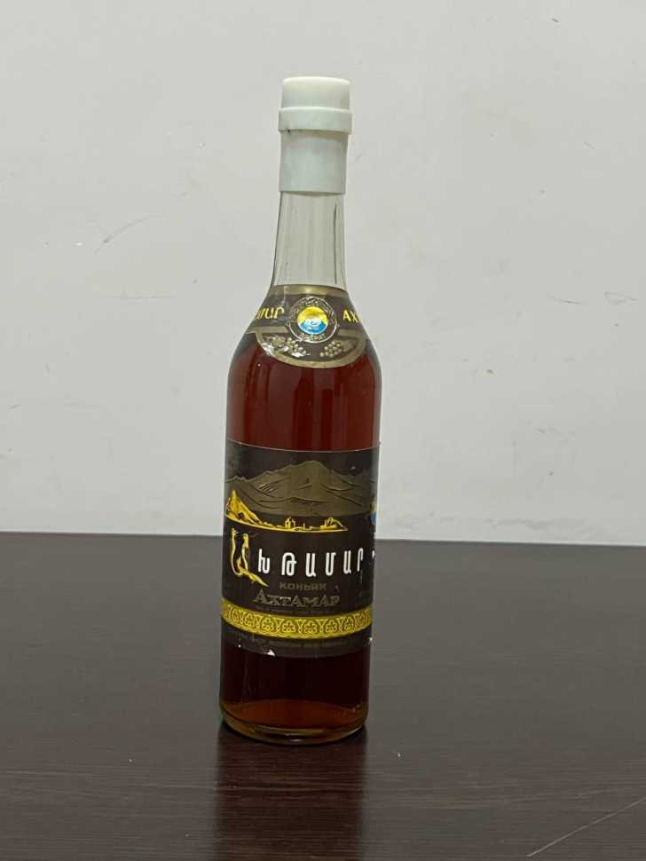 Армянский "Ахтамар 10 лет" 80-е года. 0,5 л. СССР. Московский з-д.